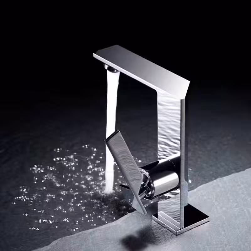Harmonia Basin Faucet with water