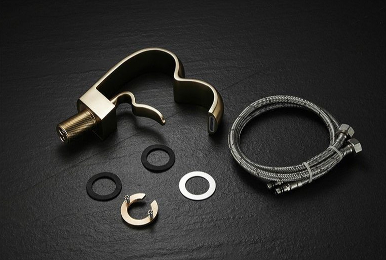 sapce brass basin faucet with flexible and spare parts
