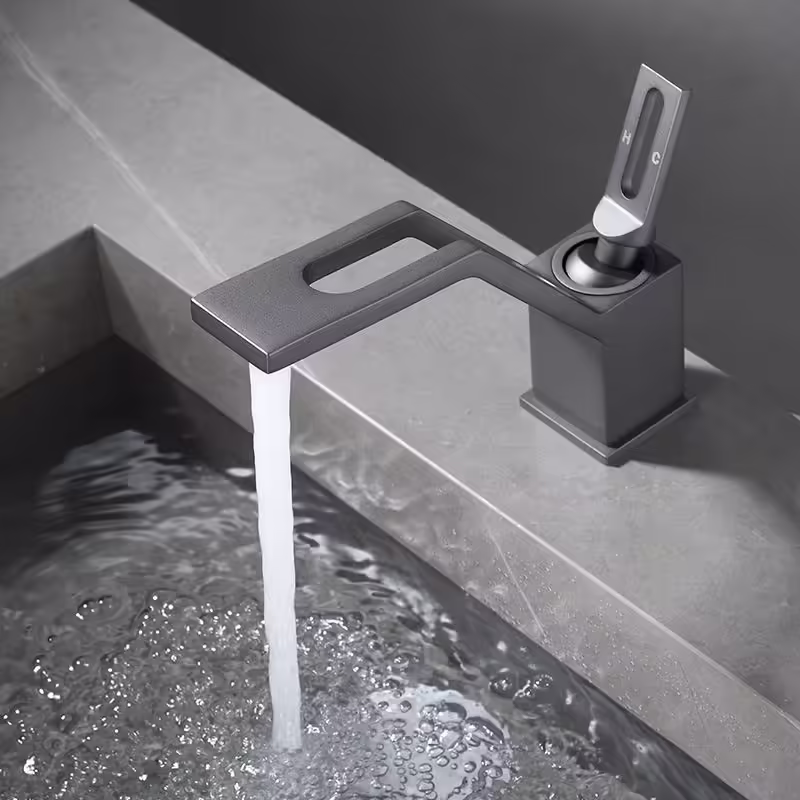 vanta altis basin faucet front side
